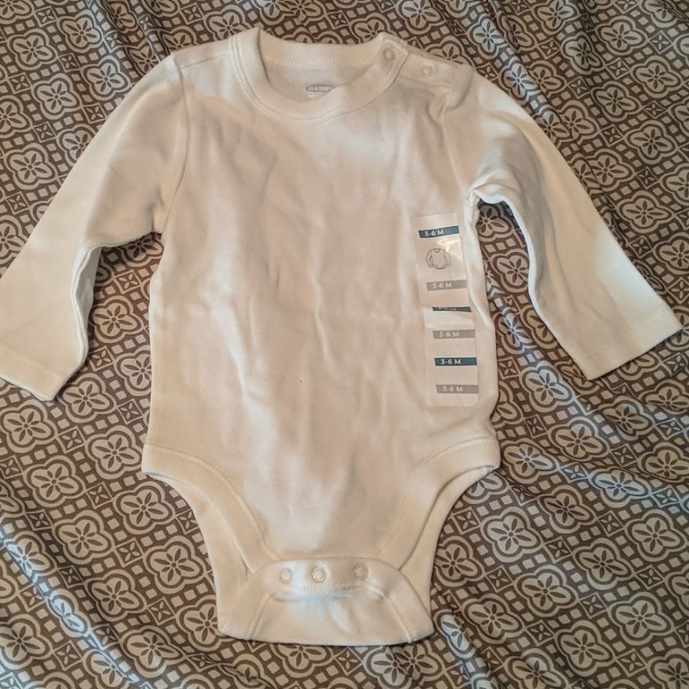 Old Navy Cream Long Sleeve Onesie. 3-6mos